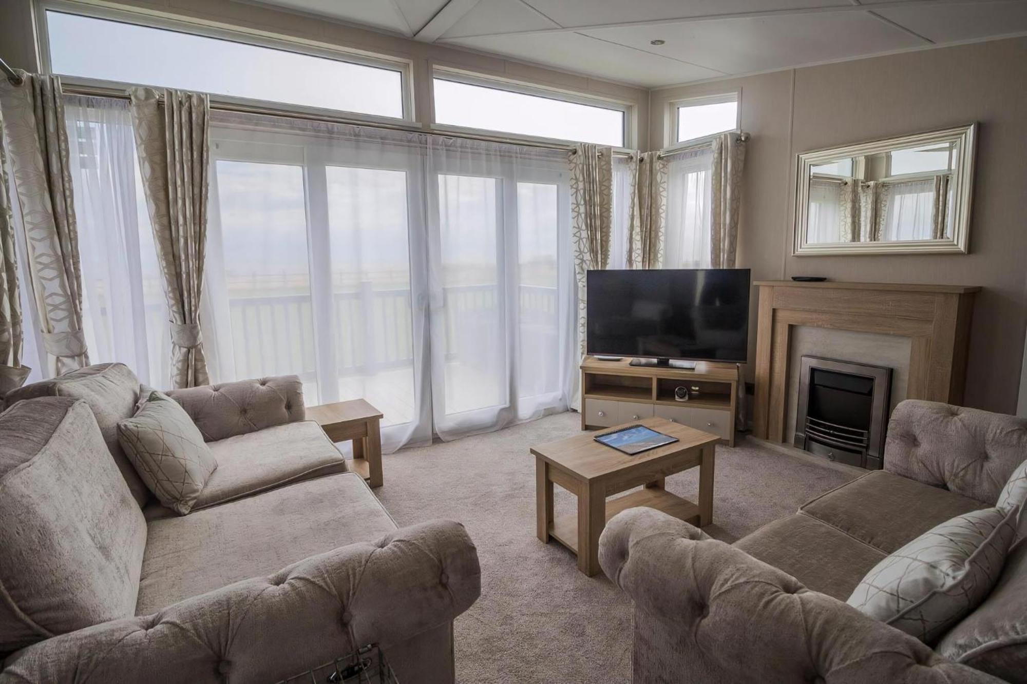 Stunning Caravan With Full Sea Views At Broadland Sands In Suffolk Ref 20236Bs Hopton on Sea Exterior foto