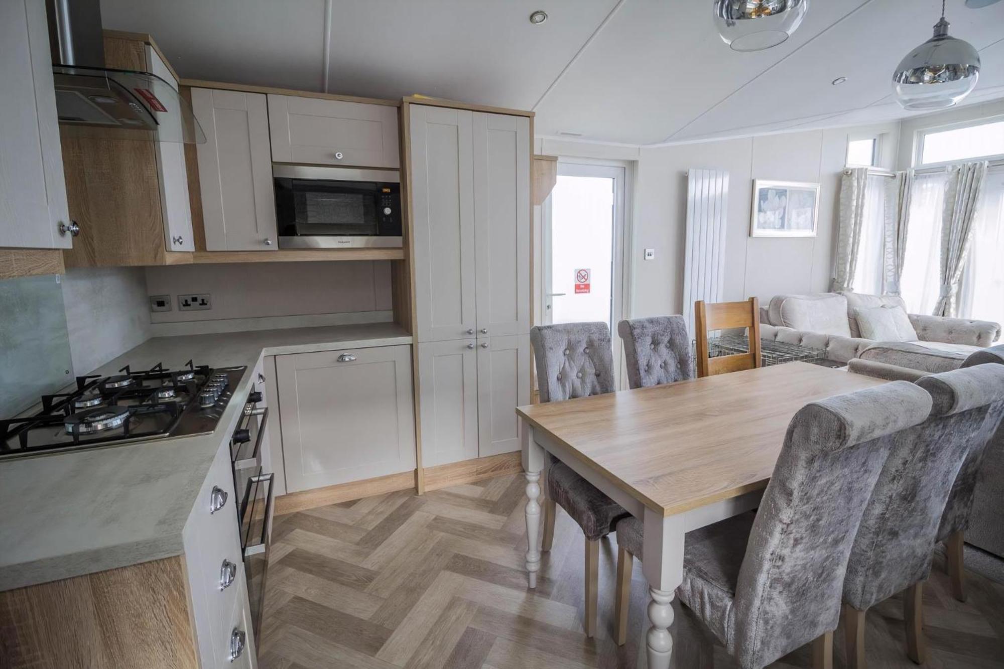 Stunning Caravan With Full Sea Views At Broadland Sands In Suffolk Ref 20236Bs Hopton on Sea Exterior foto